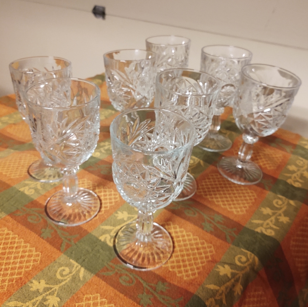 Set of 8 Vintage Libbey Hobstar Starburst Wine/Water Goblets
